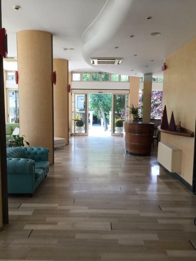 Hotel La Rosa 카톨리카 외부 사진